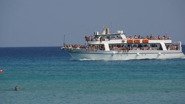 wycieczkowiec dla turystów, ayia napa, cypr