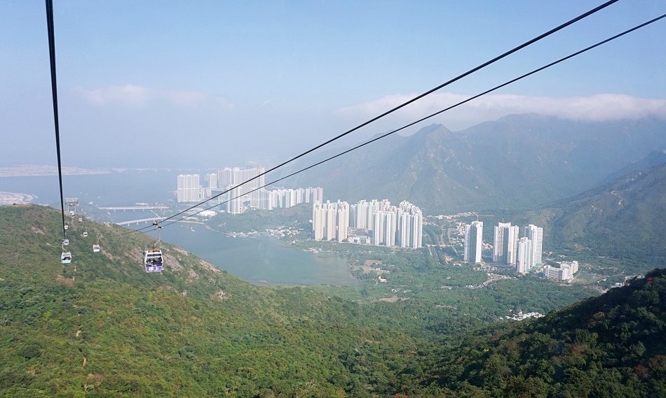 ngong ping hong kong lantau kolejka linowa panorama z wagonika