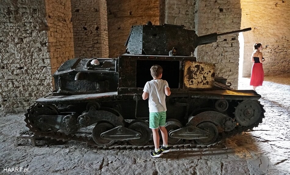 Czołg w zamku Gjirokaster w Albanii