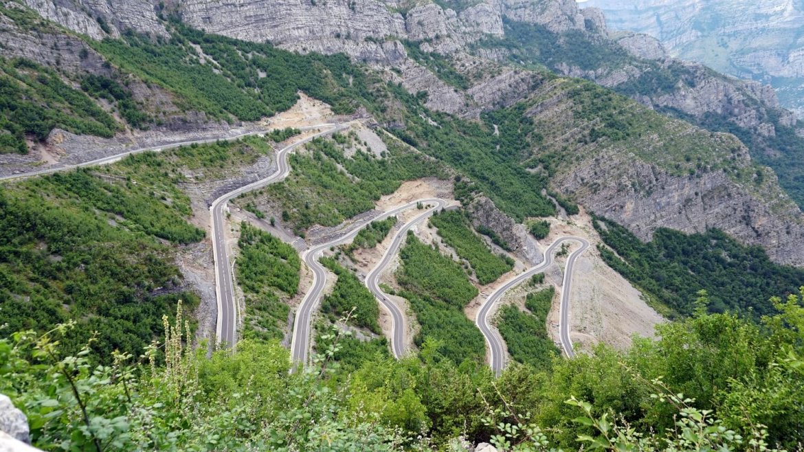 Drogi w Górach Przeklętych w Albanii