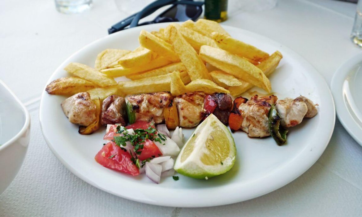 Danie w restauracji Grecja Chalki