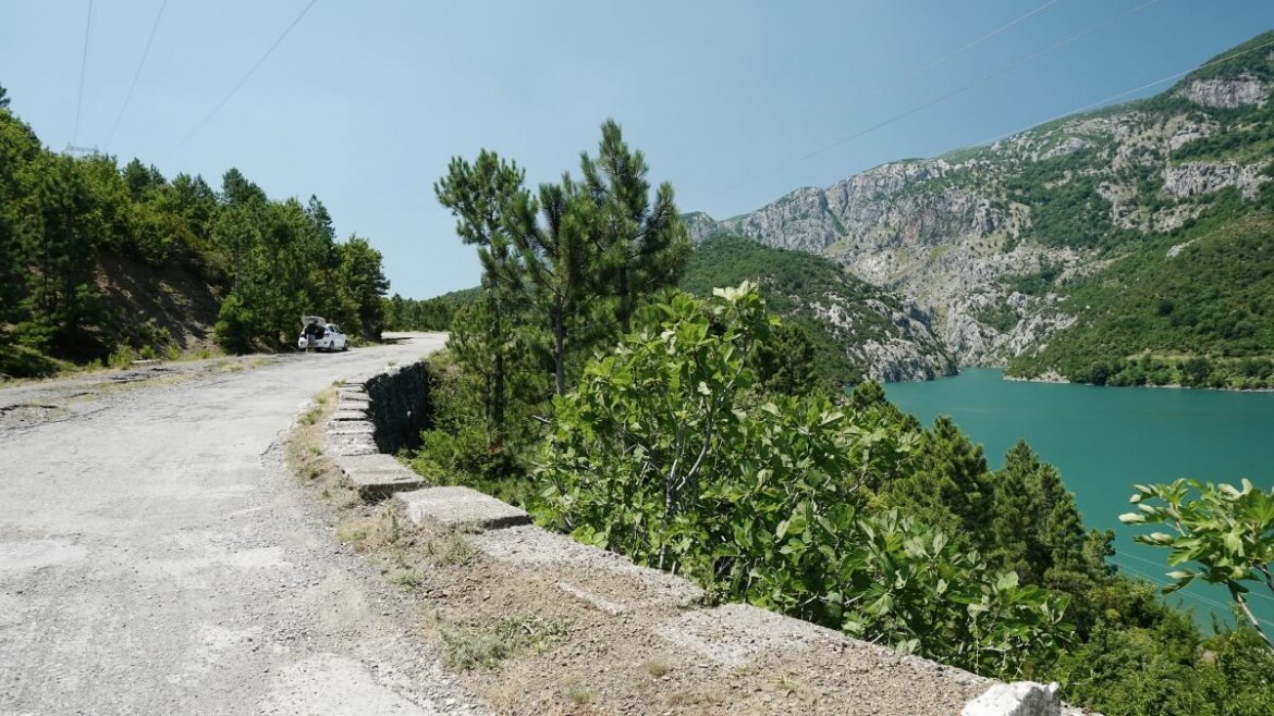 Droga do kanionu koman w Albanii