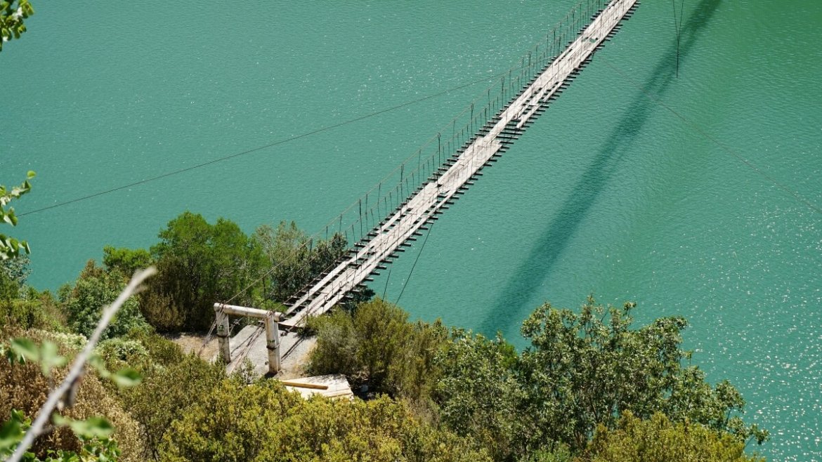 Most w parku Ulza w Albanii