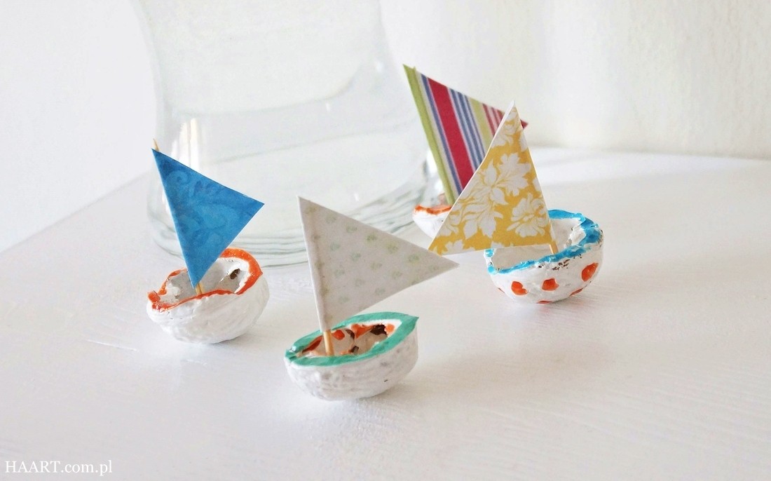 żaglówki z łupin orzecha diy, zabawa z dzieckiem