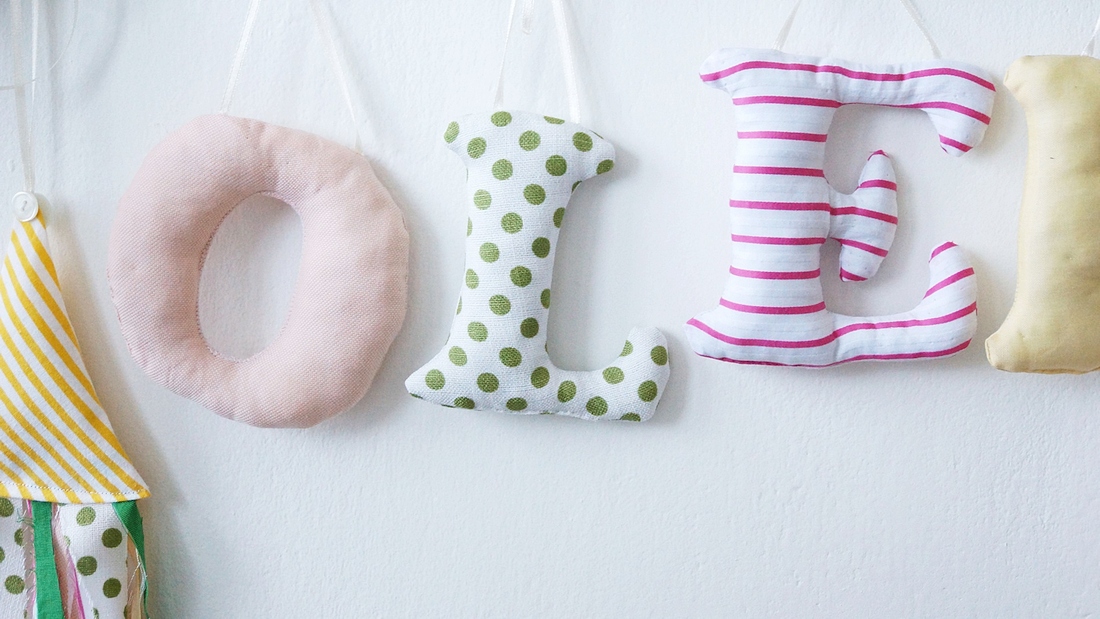 literki do dziecięcego pokoju, samodzielnie, jak uszyć, krok po kroku, instrukcja jak uszyć, diy