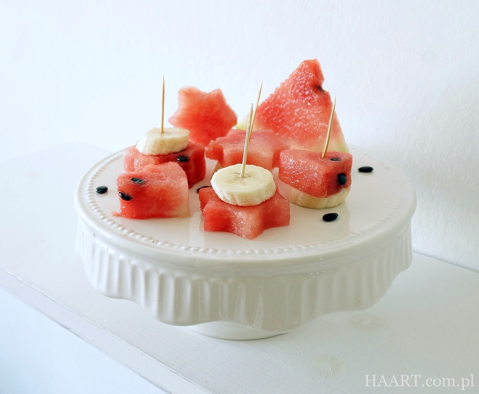 podanie arbuza na 5 sposobów, do jedzenia, jako dekoracja, instrukcja krok po kroku, idealny owoc na gorące dni, lato - haart.pl blog diy zrób to sam 2