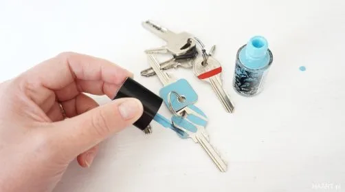 pomysł na klucze lakier do paznokci malowanie oznaczanie - haart.pl blog diy zrób to sam