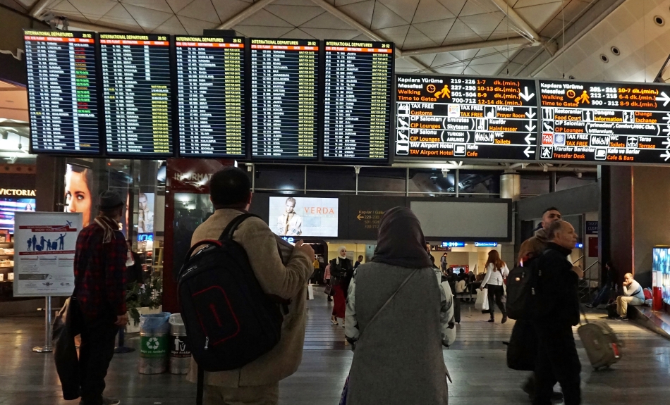 lotnisko ataturk istambuł informacja tablica odlotów i przylotów