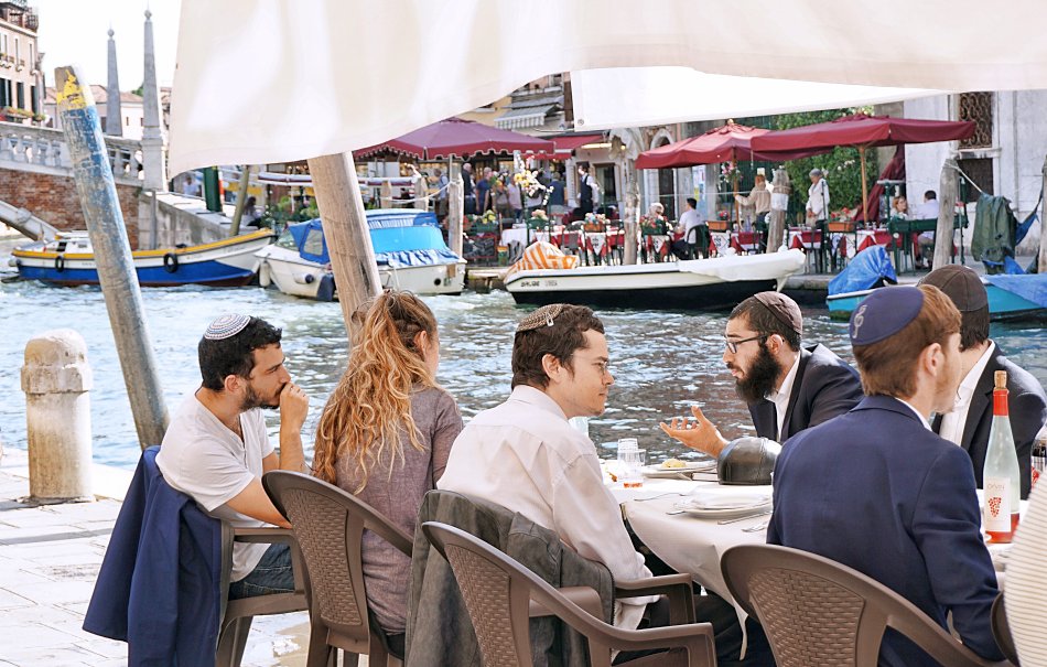 wenecja włochy dzielnica żydowska getto rozmowy przy stole