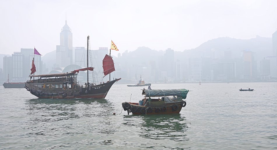 zwiedzanie hong kongu zatoka wiktorii łódź piraci