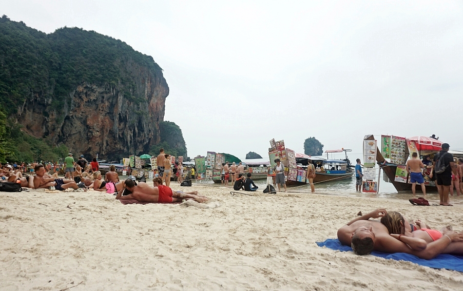 ao nang krabi tajlandia phra nang plaża beach skały jaskinia
