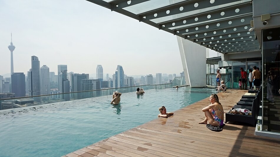 Regalia Suite z basenem w Kuala Lumpur