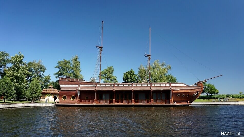 Galeon w Muzeum korupcji pod Kijowem