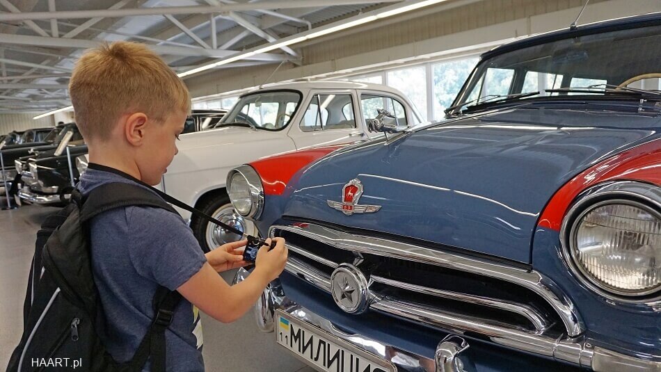 samochody w muzeum korupcji Janukowycza